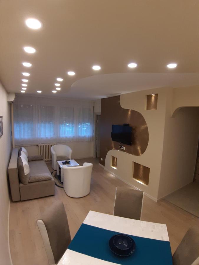 Danube Blue 2 Appartement Belgrado Buitenkant foto